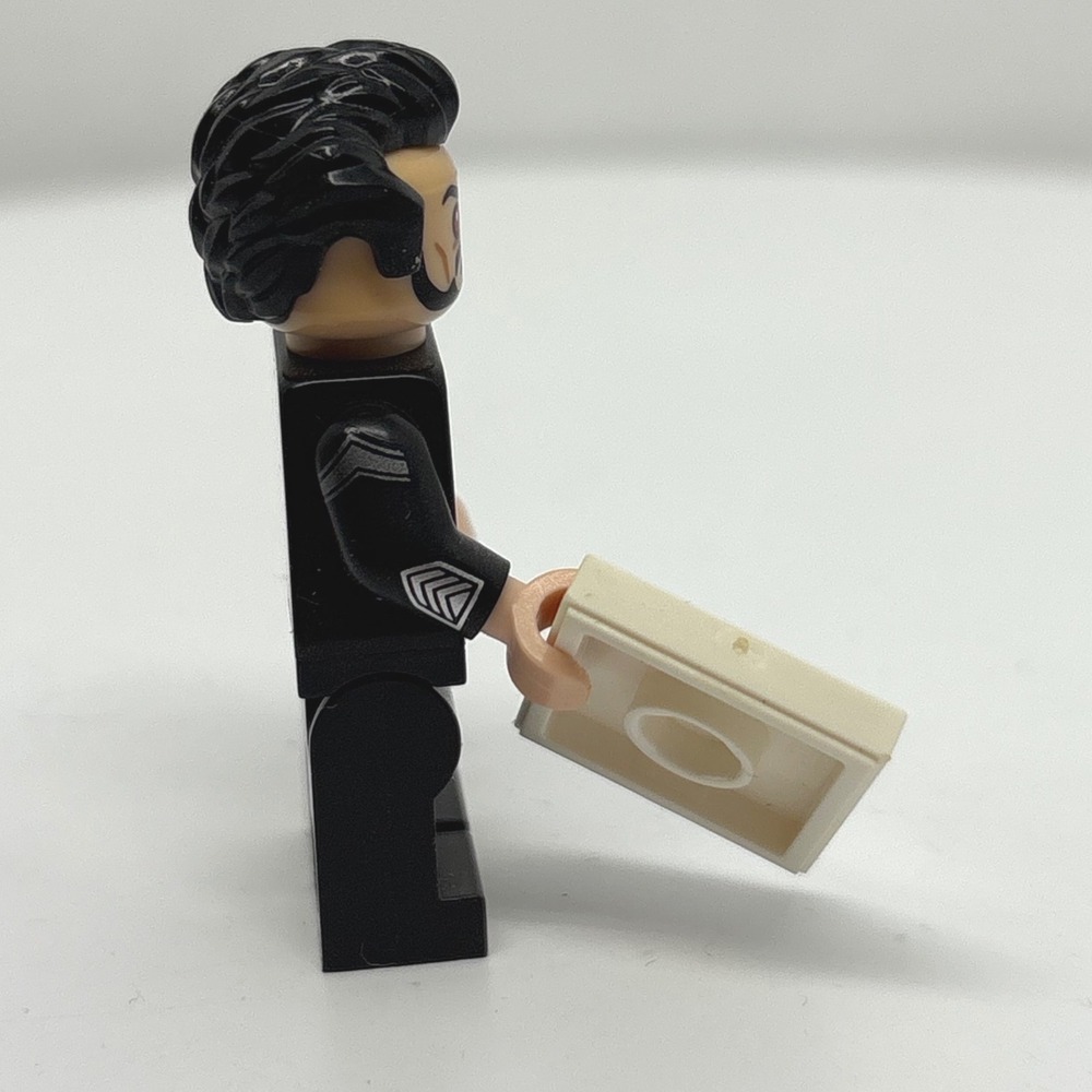 General Zod Custom Minifigure with Gotham Gazette Kneel Before Zod Tile - Picture 5 of 6